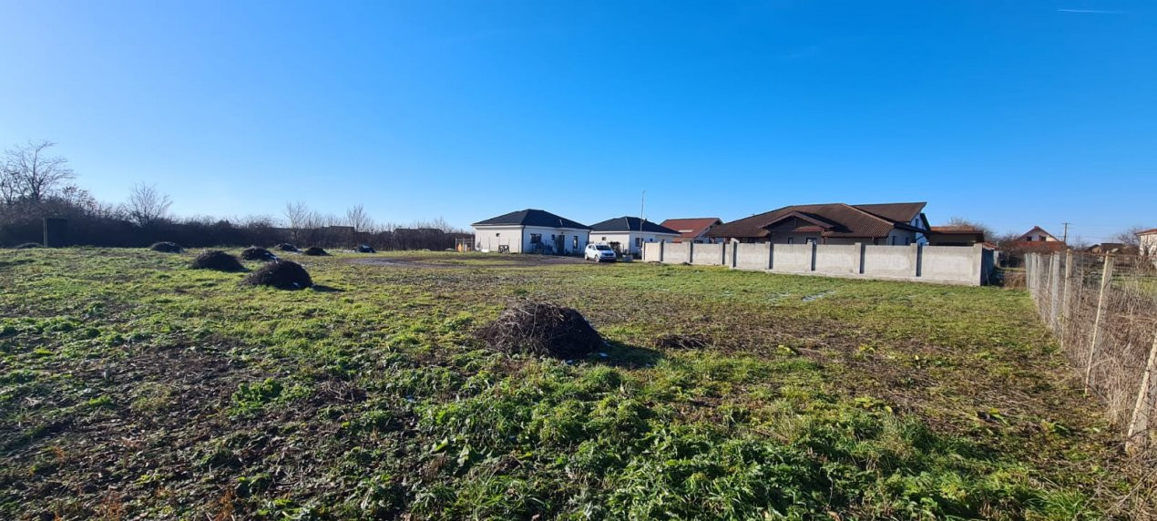 De Vânzare  3 Parcele Mărtinești