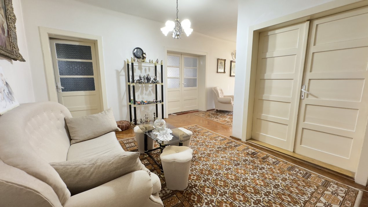 Casă Centrală P+1+M, 7 camere Str. Dr. Ștefan Vonhaz - Carei - Comision 0% 