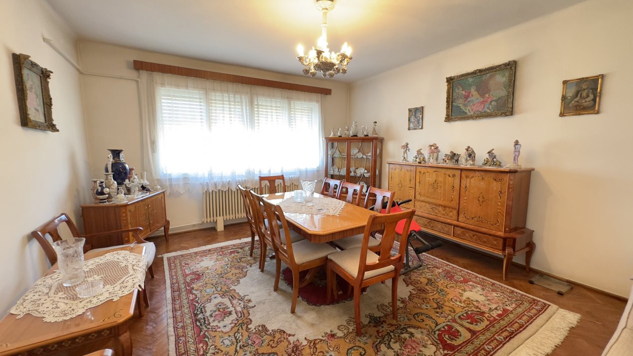 Casă Centrală P+1+M, 7 camere Str. Dr. Ștefan Vonhaz - Carei - Comision 0% 