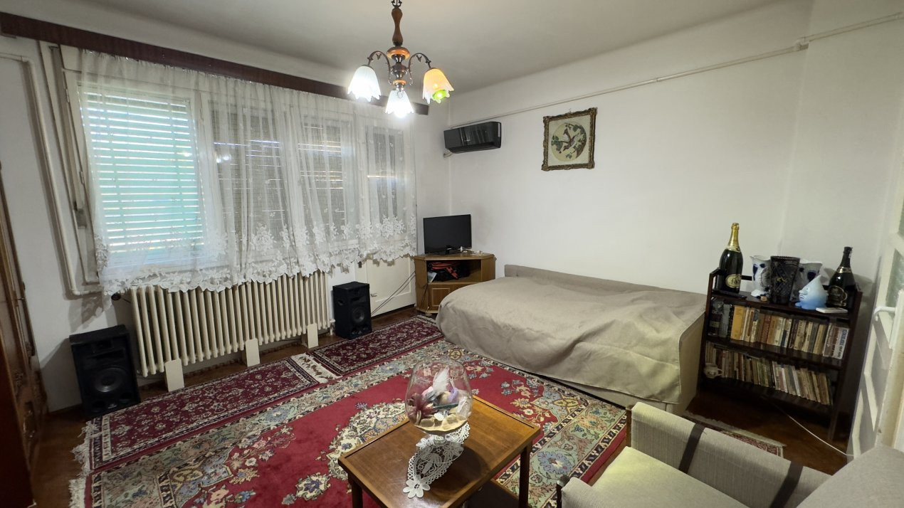 Casă Centrală P+1+M, 7 camere Str. Dr. Ștefan Vonhaz - Carei - Comision 0% 