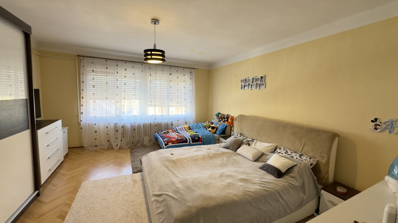 Casă Centrală P+1+M, 7 camere Str. Dr. Ștefan Vonhaz - Carei - Comision 0% 