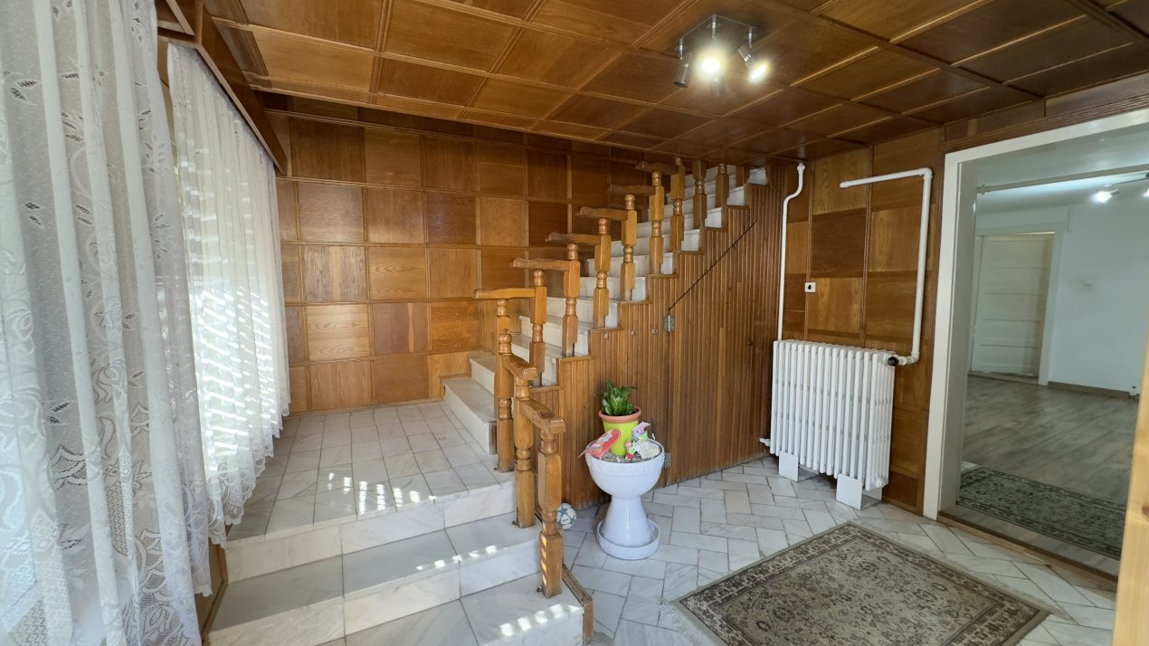 Casă Centrală P+1+M, 7 camere Str. Dr. Ștefan Vonhaz - Carei - Comision 0% 