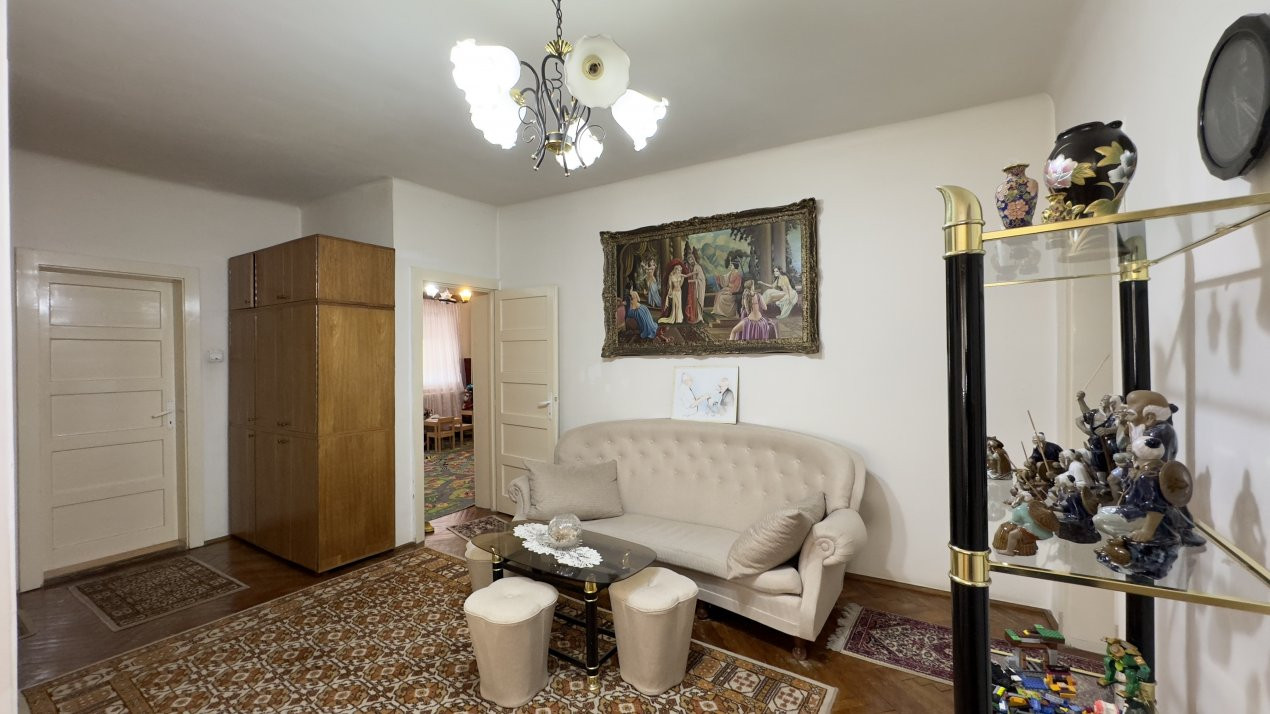 Casă Centrală P+1+M, 7 camere Str. Dr. Ștefan Vonhaz - Carei - Comision 0% 
