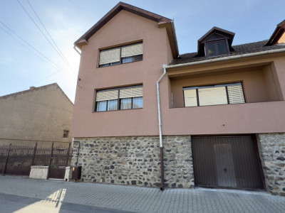 Casă Centrală P+1+M, 7 camere Str. Dr. Ștefan Vonhaz - Carei - Comision 0% 