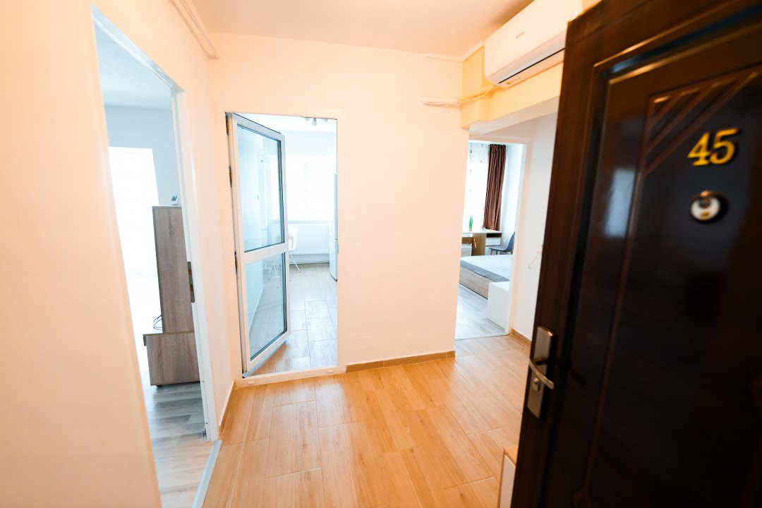 Apartament renovat de inchiriat 2 camere Rovine