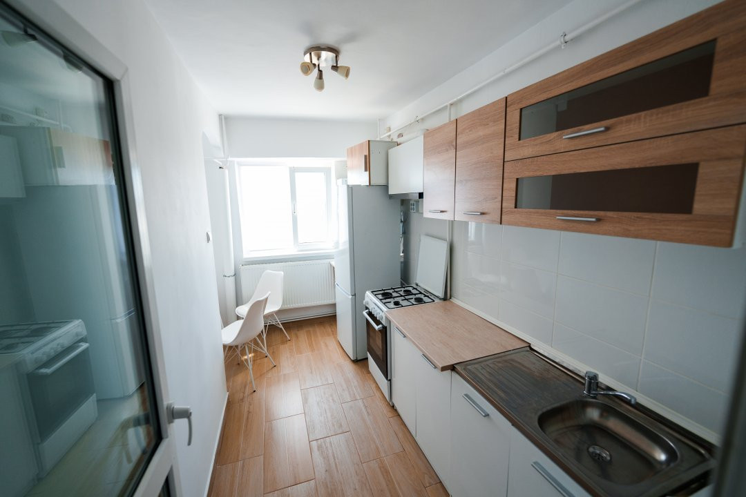 Apartament renovat de inchiriat 2 camere Rovine