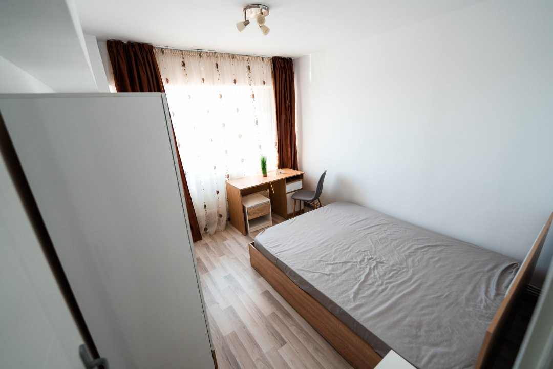 Apartament renovat de inchiriat 2 camere Rovine