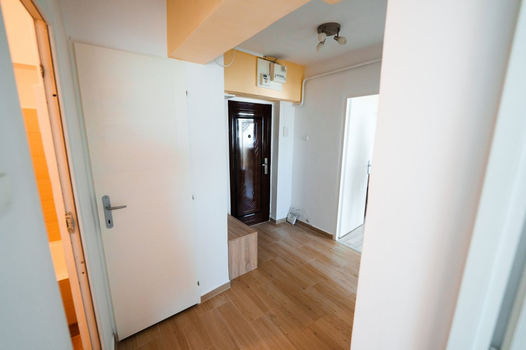 Apartament renovat de inchiriat 2 camere Rovine