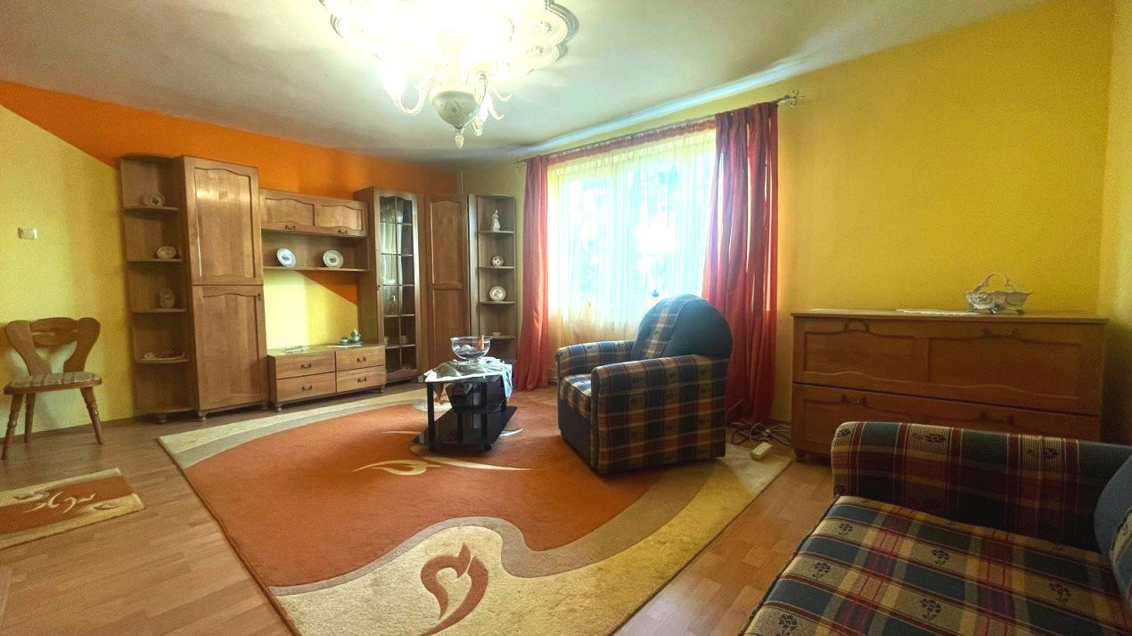 Casa de vânzare în Micro 17