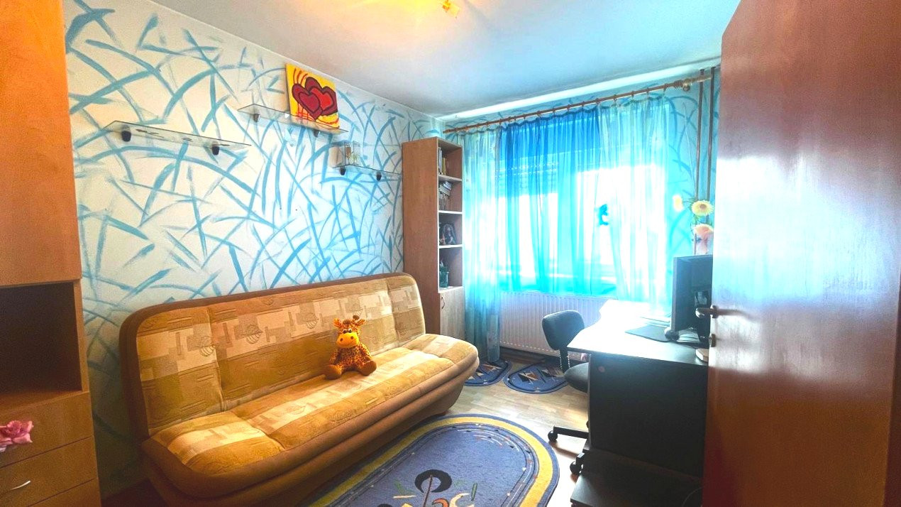 Casa de vânzare în Micro 17