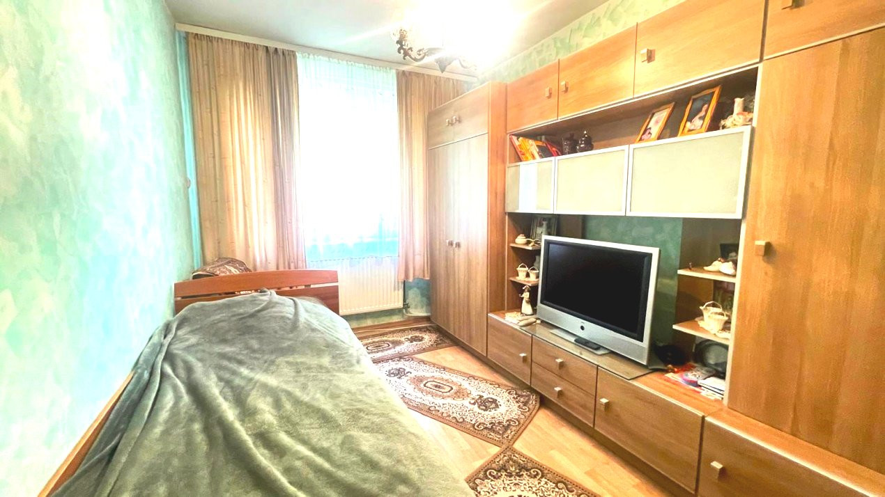 Casa de vânzare în Micro 17