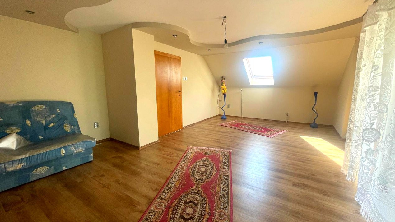 Casa de vânzare în Micro 17