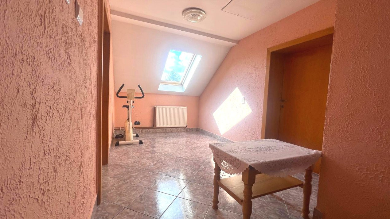 Casa de vânzare în Micro 17