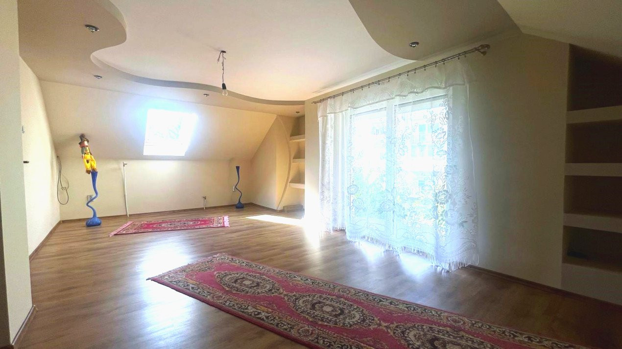 Casa de vânzare în Micro 17