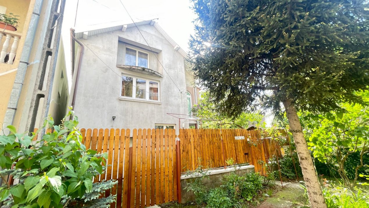 Casa de vânzare în Micro 17