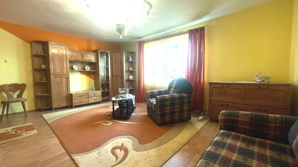 Casa de vânzare în Micro 17