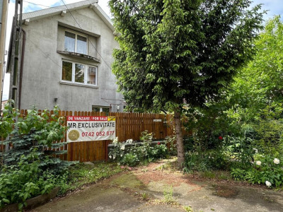 Casa de vânzare în Micro 17