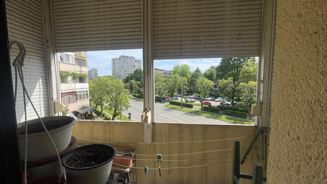 De vânzare Apartament 3 camere Careiului