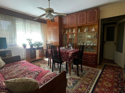 De vânzare Apartament 3 camere Careiului