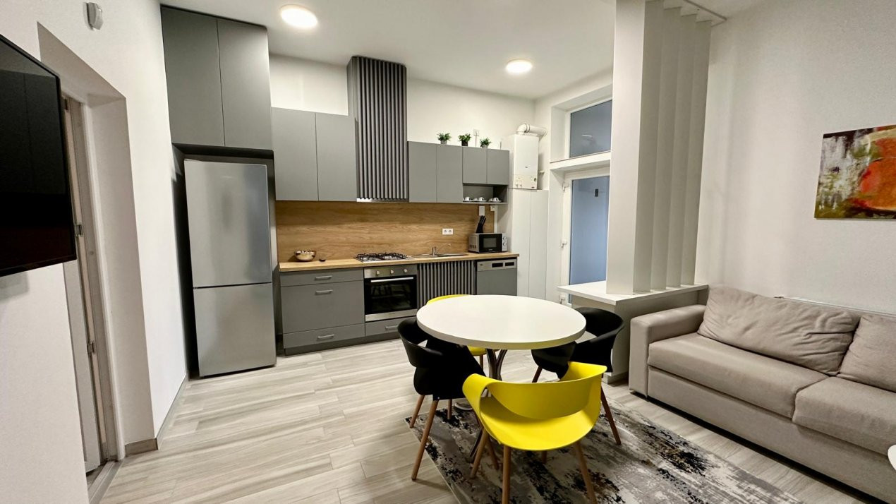 De Închiriat Apartament  Semicentral