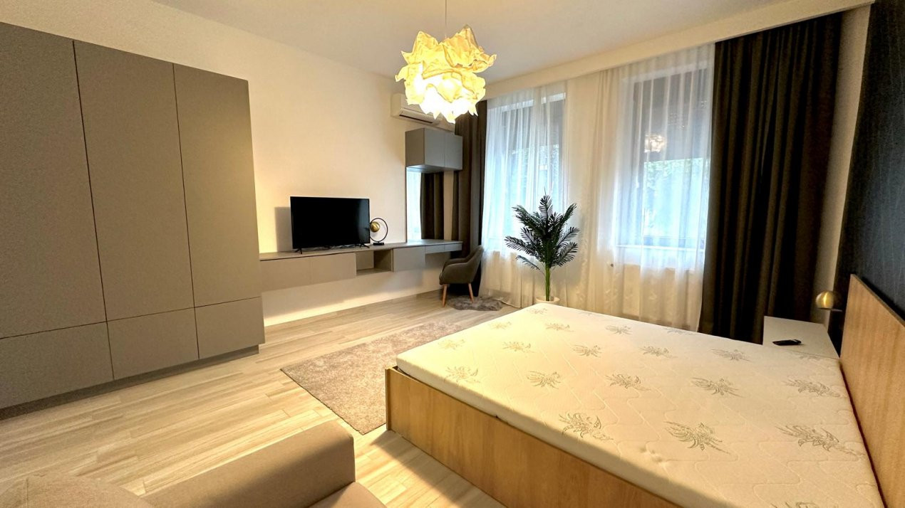 De Închiriat Apartament  Semicentral