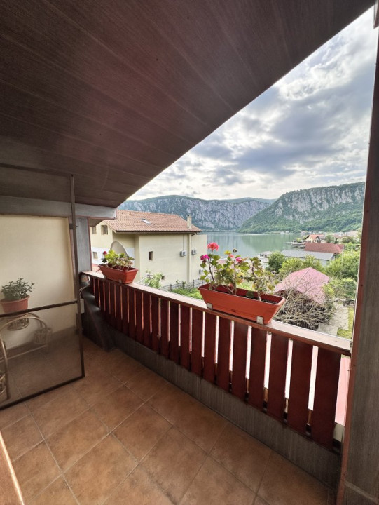 Casa de vacanta sau rezidentiala-cu iesire la Dunare
