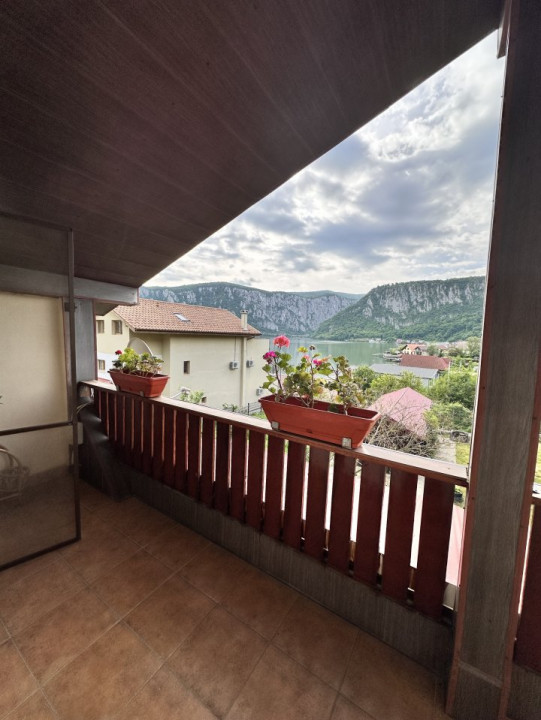Casa de vacanta sau rezidentiala-cu iesire la Dunare