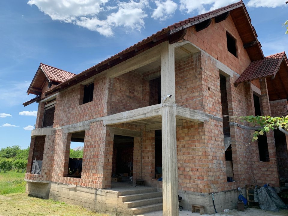  Casa situata CENTRAL de vanzare in Negresti Oas