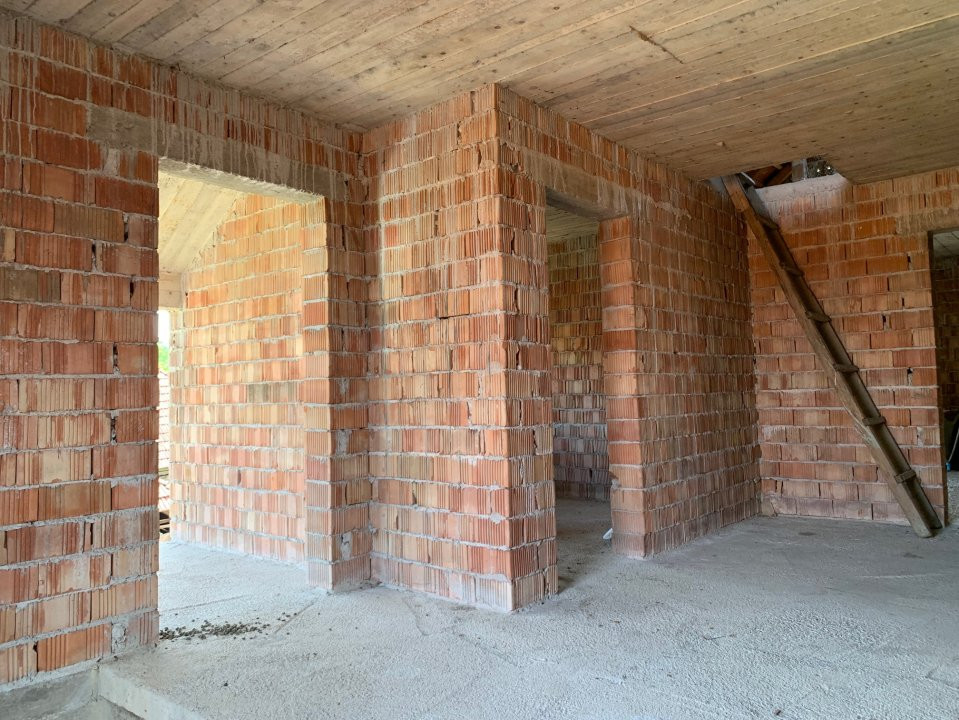  Casa situata CENTRAL de vanzare in Negresti Oas