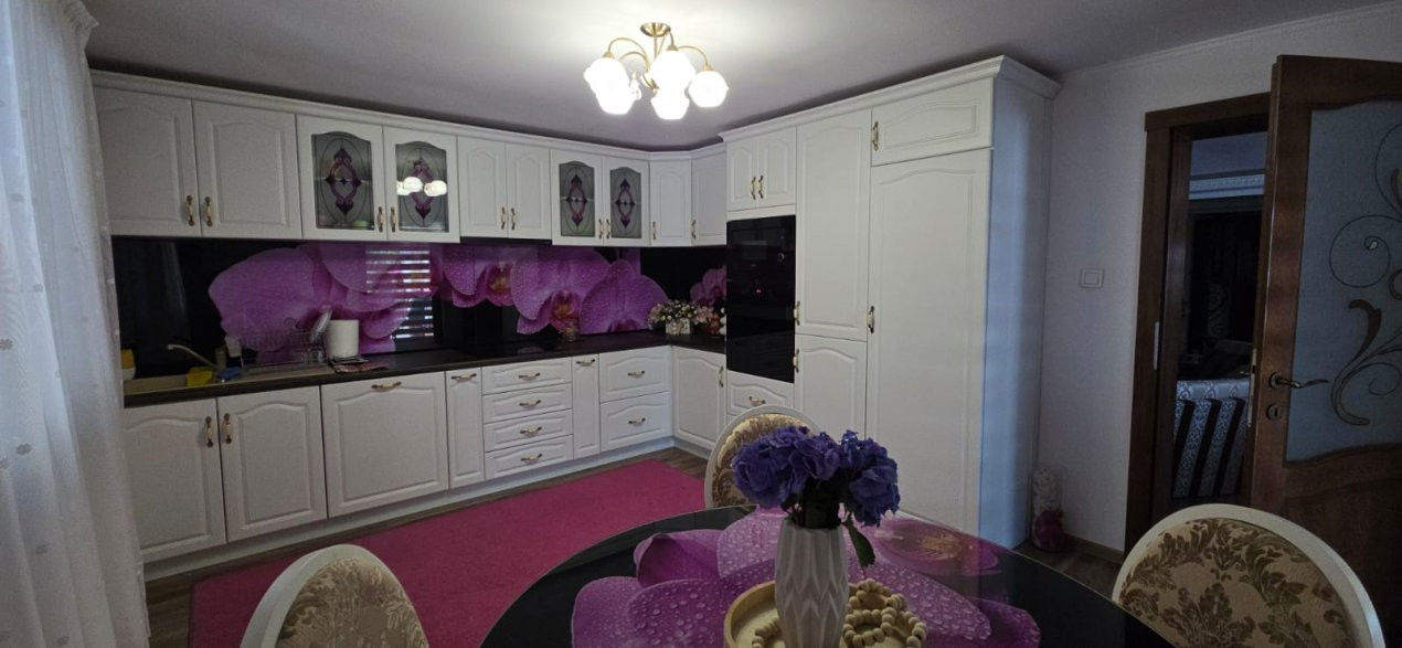 Casaă modernă 4 camere , COMISION 0%