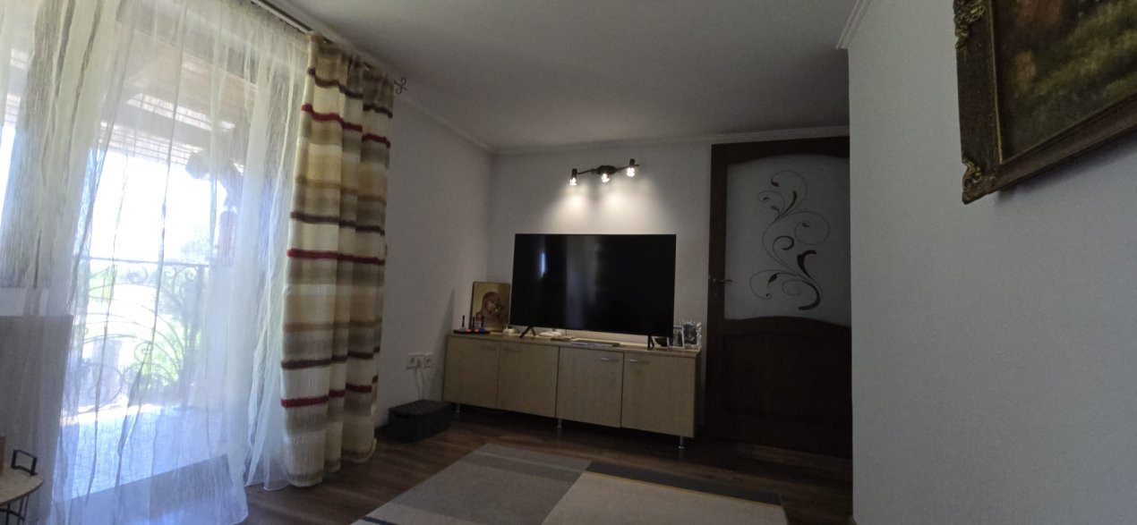 Casaă modernă 4 camere , COMISION 0%