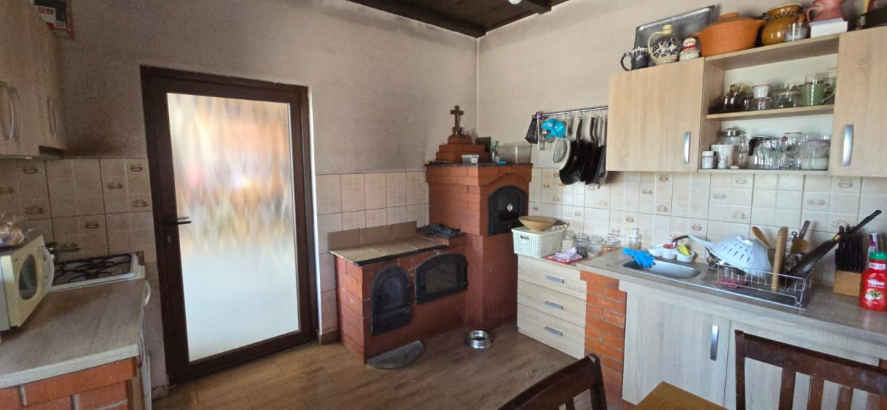 Casaă modernă 4 camere , COMISION 0%