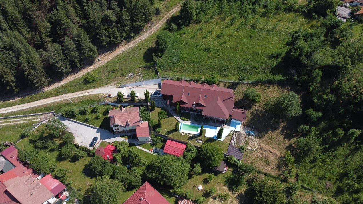 Pensiune in zona de munte-Baia de Fier
