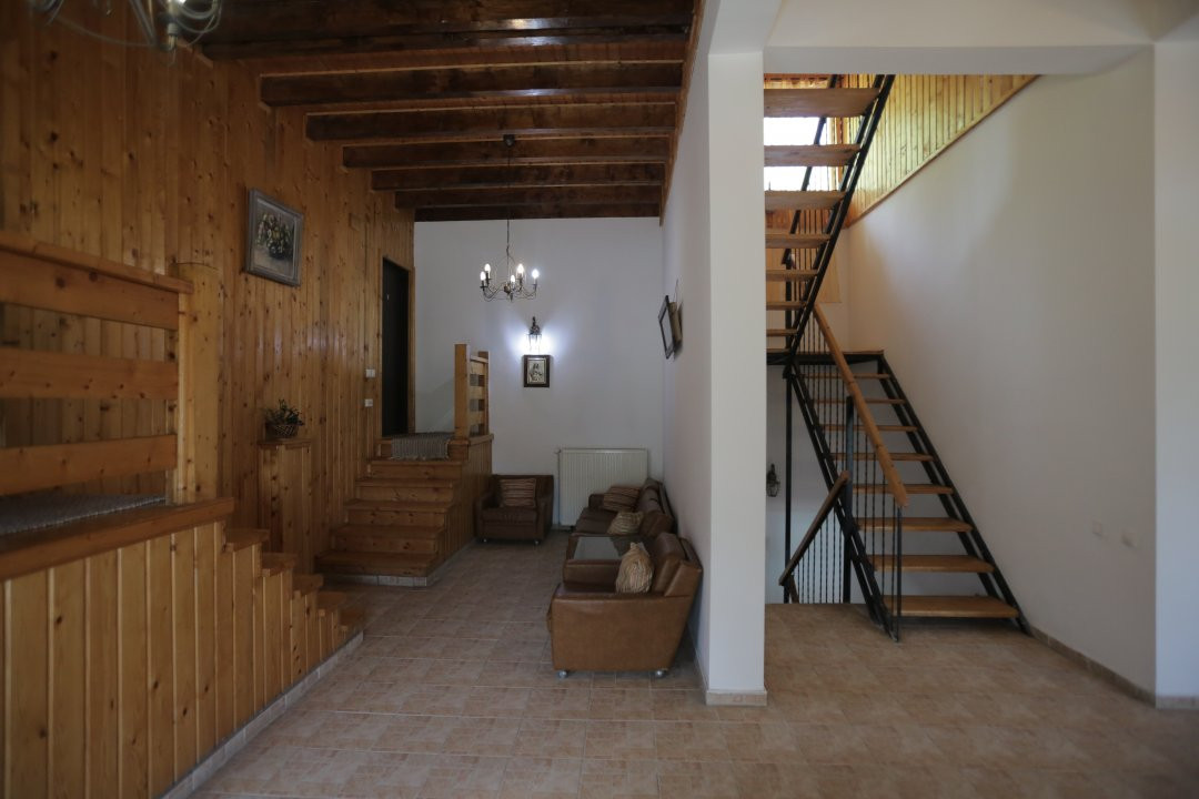 Pensiune in zona de munte-Baia de Fier
