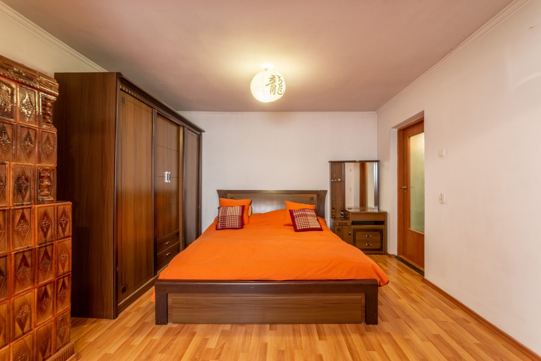 Casa spatioasa 318 mp utili+Spatiu Comercial zona Stefanesti Arges!
