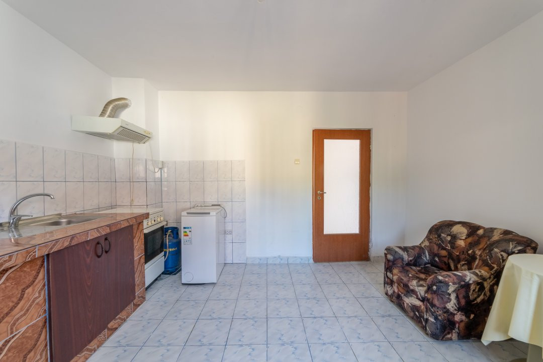 Casa spatioasa 318 mp utili+Spatiu Comercial zona Stefanesti Arges!