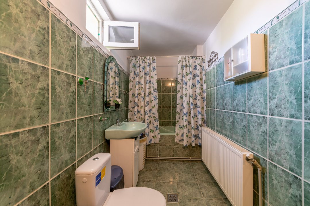 Casa spatioasa 318 mp utili+Spatiu Comercial zona Stefanesti Arges!
