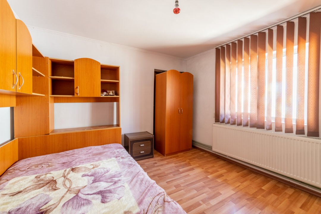 Casa spatioasa 318 mp utili+Spatiu Comercial zona Stefanesti Arges!