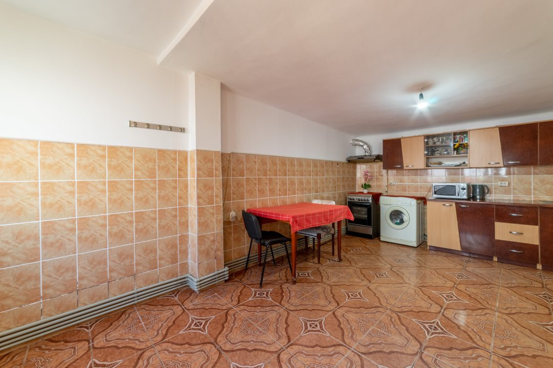 Casa spatioasa 318 mp utili+Spatiu Comercial zona Stefanesti Arges!