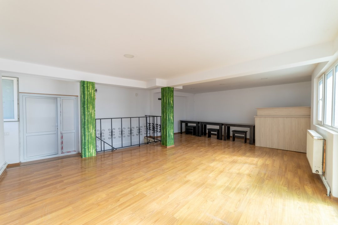 Casa spatioasa 318 mp utili+Spatiu Comercial zona Stefanesti Arges!