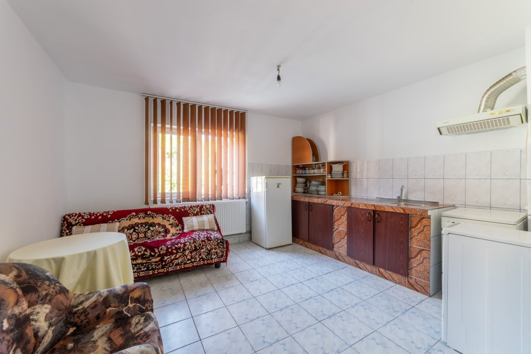 Casa spatioasa 318 mp utili+Spatiu Comercial zona Stefanesti Arges!