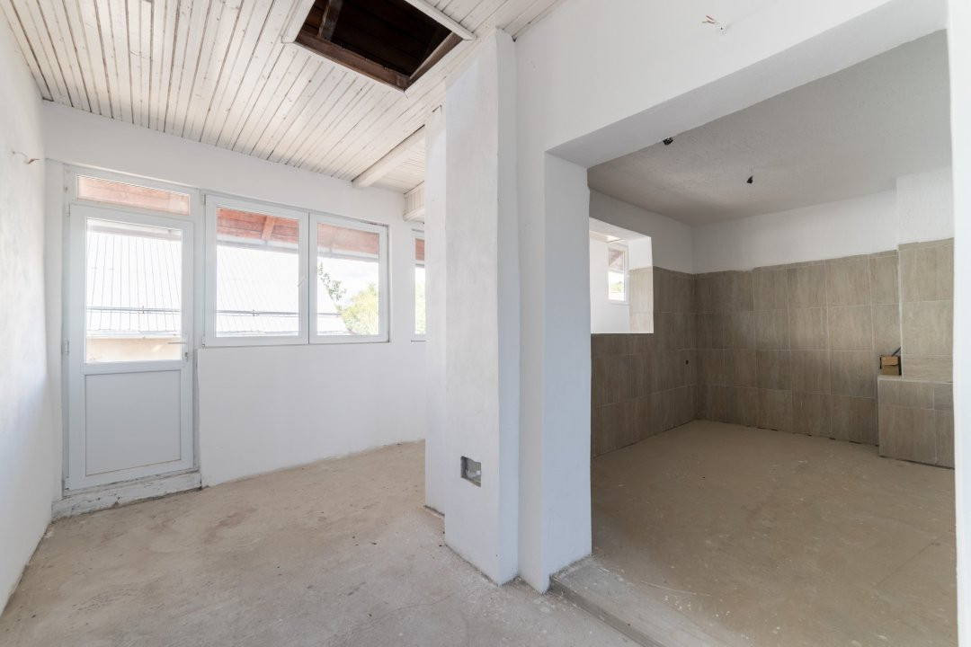 Casa spatioasa 318 mp utili+Spatiu Comercial zona Stefanesti Arges!