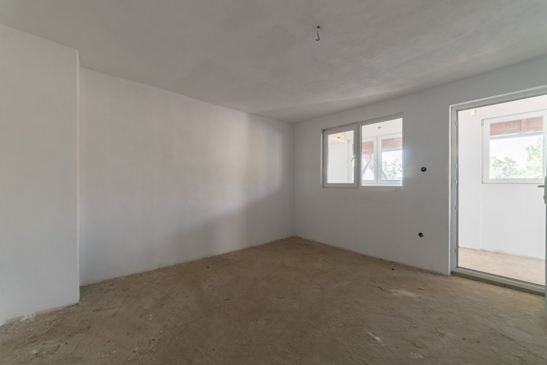 Casa spatioasa 318 mp utili+Spatiu Comercial zona Stefanesti Arges!