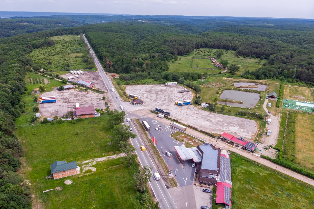 Afacere complexa: motel, camping, piscina, lacuri pentru pescuit, terase-parcare