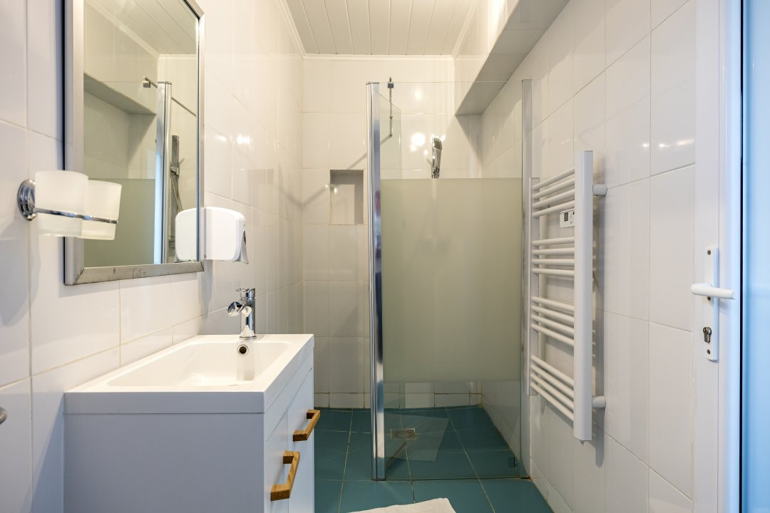 Afacere complexa: motel, camping, piscina, lacuri pentru pescuit, terase-parcare