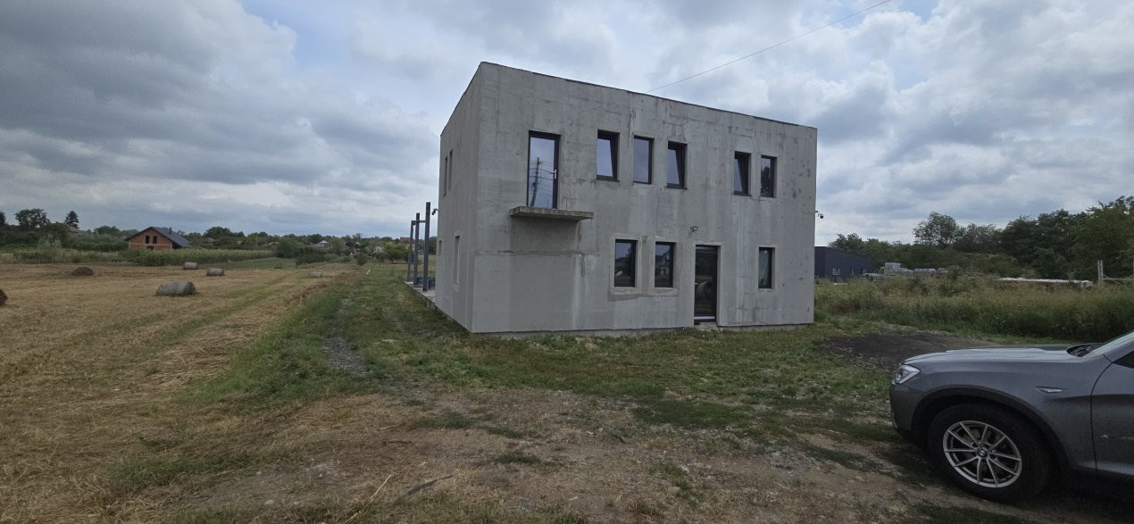 De vânzare  Hala industrială în construcție, ideală pentru service auto!