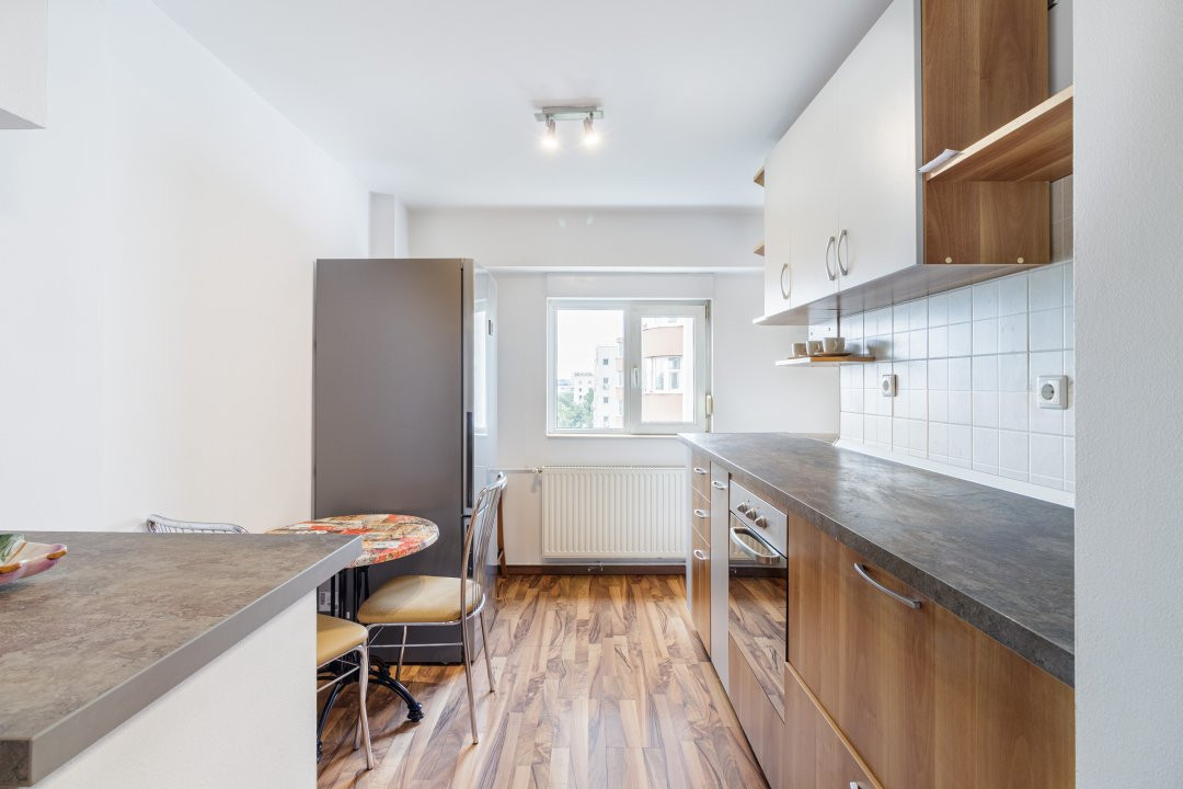 Apartament 3 camere decomandat - Barbu Vacarescu 