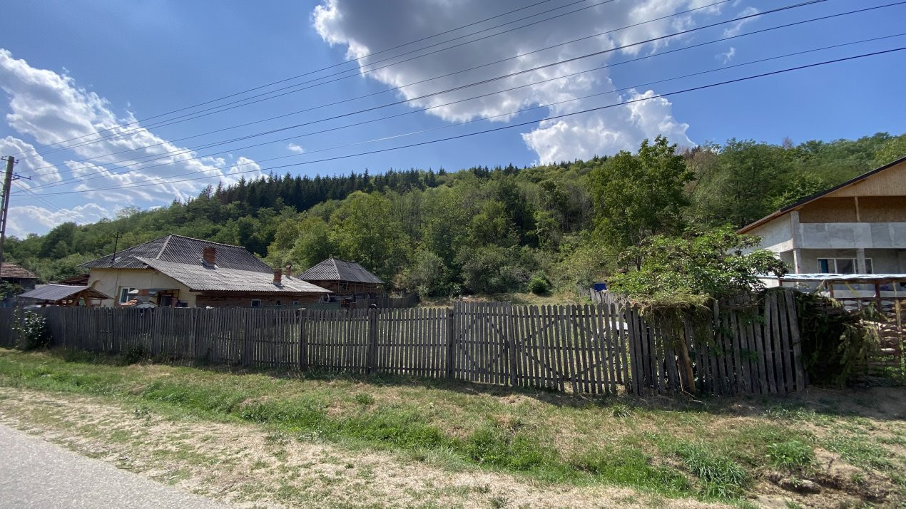 Teren 4000 mp intravilan loc. Aninoasa, jud Arges. Comision 0%