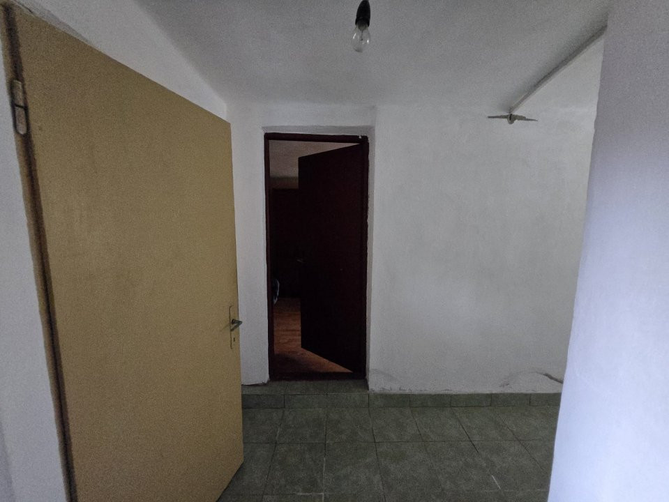 Casă de vânzare la 12 km de Târgu Jiu