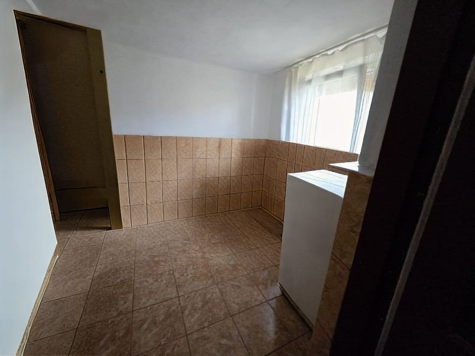 Casă cu teren generos, ideală pentru familie – la 10 min de Târgu Jiu